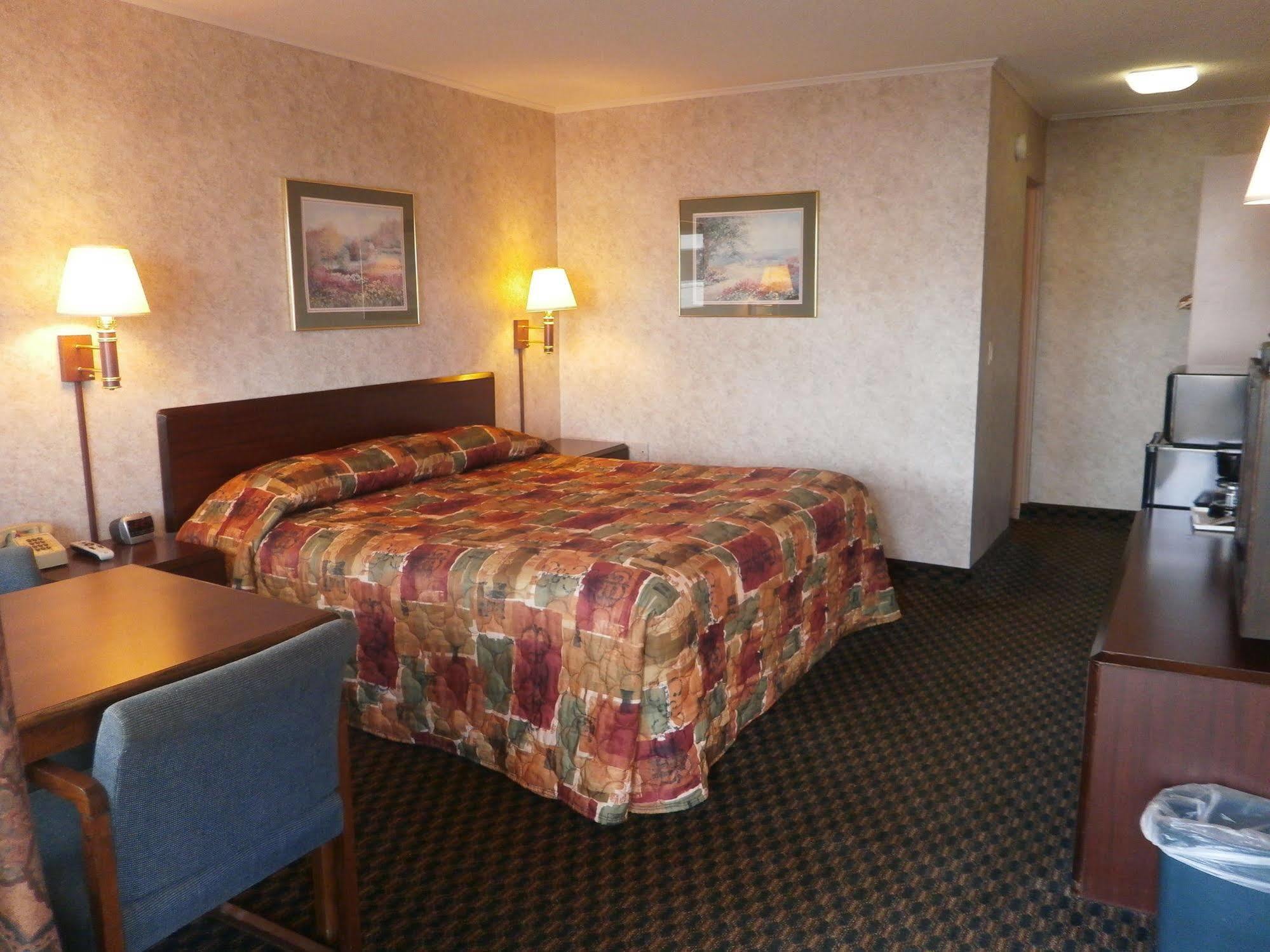 Richmond Inn&Suites Exterior foto